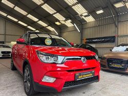 Rot Gebraucht 2016 Ssangyong (KGM) Tivoli SUV | 7.950 €
