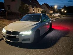Weiß Gebraucht 2016 BMW 318 M Sport Limousine | 17.999 € (Fairer Preis)
