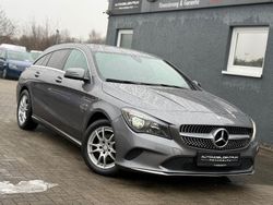 Grau Gebraucht 2016 Mercedes CLA180 Shooting Brake Business Kombi | 12.999 € (Fairer Preis)