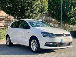 Weiß Gebraucht 2014 VW Polo Limousine | 7.600 € (Guter Preis)