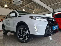 Pearl cool white metallic Neu 2025 Suzuki Vitara Comfort+ SUV | 27.980 € (Etwas zu teuer)