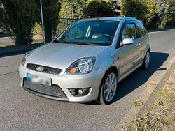 Silber Gebraucht 2006 Ford Fiesta ST Limousine | 3.100 € (Etwas zu teuer)