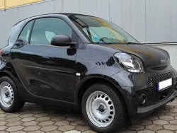 Schwarz Gebraucht 2022 Smart ForTwo Electric Drive Kleinwagen | 9.800 € (Fairer Preis)