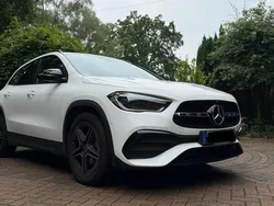 Weiß Gebraucht 2023 Mercedes GLA220 AMG line SUV | 42.297 € (Fairer Preis)