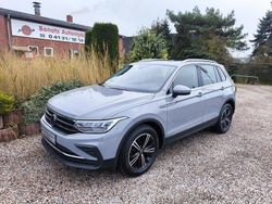 Grau Gebraucht 2022 VW Tiguan Life SUV | 29.980 € (Fairer Preis)