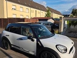 Weiß Gebraucht 2010 Mini Countryman SUV | 7.450 €
