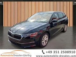 Black magic perleffekt Gebraucht 2024 Skoda Octavia Selection Kombi | 31.980 € (Guter Preis)