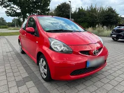 Rot Gebraucht 2008 Toyota Aygo Kleinwagen | 2.900 € (Etwas zu teuer)