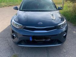 Grau Gebraucht 2018 Kia Stonic Spirit SUV | 12.500 € (Fairer Preis)