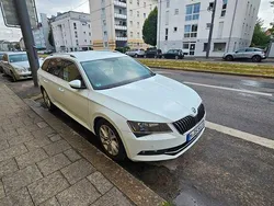 Weiß Gebraucht 2015 Skoda Superb Kombi | 11.800 € (Superpreis)