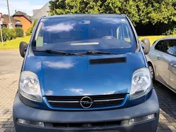 Blau Gebraucht 2004 Opel Vivaro Van | 4.400 € (Etwas zu teuer)
