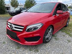 Rot Gebraucht 2018 Mercedes B250 AMG line Van / Kleinbus | 21.950 €