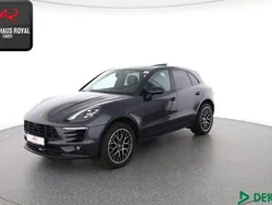 Grau (metallic) Gebraucht 2018 Porsche Macan SUV | 43.880 € (Superpreis)