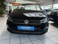 Schwarz Gebraucht 2019 VW Golf Sportsvan Highline Van / Kleinbus | 19.400 € (Fairer Preis)