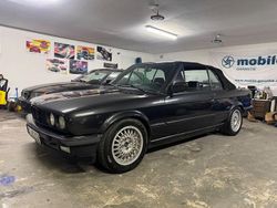 Schwarz Gebraucht 1989 BMW 320 Cabriolet Performance Cabrio | 13.300 €