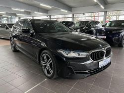 Saphirschwarz Gebraucht 2023 BMW 530 Sport Line Kombi | 37.700 € (Guter Preis)