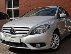 Silber Gebraucht 2014 Mercedes B180 Van / Kleinbus | 10.990 € (Guter Preis)