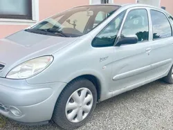 Silber Gebraucht 2004 Citroën Xsara Picasso Van / Kleinbus | 800 €
