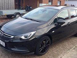 Schwarz Gebraucht 2018 Opel Astra Business Kombi | 10.900 € (Fairer Preis)