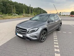 Grau Gebraucht 2015 Mercedes GLA200 AMG line SUV | 17.499 € (Fairer Preis)