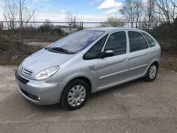 Aluminiumgrau/metallic Gebraucht 2005 Citroën Xsara Picasso Exclusive Van / Kleinbus | 2.999 € (Teuer)