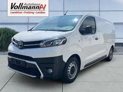Weiß Gebraucht 2022 Toyota Proace Van | 20.900 € (Etwas zu teuer)