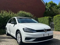 Weiß Gebraucht 2018 VW Golf VII Limousine | 8.990 € (Guter Preis)