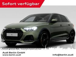 Grün (distriktgrün metallic manhattangrau metallic) Gebraucht 2025 Audi A1 Ambiente Kleinwagen | 36.201 € (Teuer)
