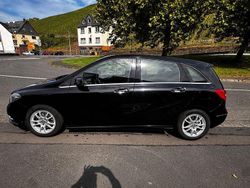 Schwarz Gebraucht 2014 Mercedes B180 Van / Kleinbus | 12.999 € (Etwas zu teuer)