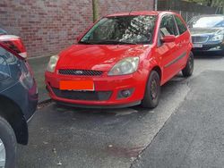 Rot Gebraucht 2007 Ford Fiesta Kleinwagen | 950 € (Guter Preis)