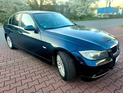Blau Gebraucht 2007 BMW 318 Limousine | 2.200 € (Etwas zu teuer)