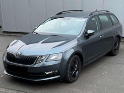 Grau Gebraucht 2020 Skoda Octavia Tour Kombi | 15.500 € (Superpreis)