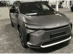 Grau Gebraucht 2022 Toyota bZ4X Comfort SUV | 29.355 € (Superpreis)