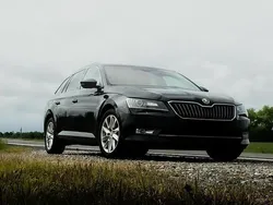 Schwarz Gebraucht 2015 Skoda Superb Kombi | 14.800 € (Fairer Preis)