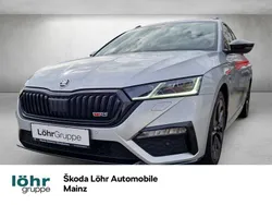 Brilliantsilber metallic Gebraucht 2023 Skoda Octavia RS Kombi | 32.880 € (Guter Preis)