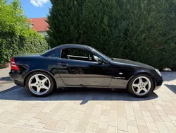 Schwarz Gebraucht 2000 Mercedes SLK230 AMG Cabrio | 9.500 € (Etwas zu teuer)