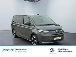 Grau Gebraucht 2024 VW Multivan Life Van / Kleinbus | 57.980 € (Fairer Preis)