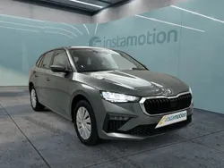 Grau Gebraucht 2024 Skoda Scala Essence Kleinwagen | 21.691 € (Fairer Preis)