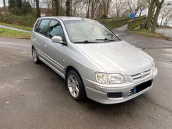 Silber Gebraucht 2001 Mitsubishi Space Star Comfort Edition Van / Kleinbus | 1.800 € (Fairer Preis)