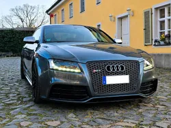Grau Gebraucht 2011 Audi RS5 Coupé | 30.000 € (Teuer)