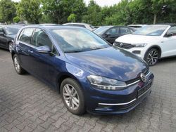 Atlantik blue metallic Gebraucht 2019 VW Golf VII Comfortline Limousine | 16.788 € (Fairer Preis)