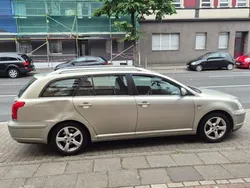 Silber Gebraucht 2004 Toyota Avensis Kombi | 1.900 € (Fairer Preis)