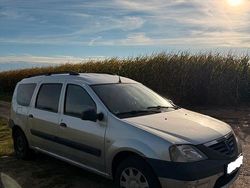 Grau Gebraucht 2007 Dacia Logan Limousine | 2.900 € (Teuer)