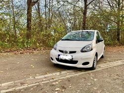 Weiß Gebraucht 2012 Toyota Aygo Kleinwagen | 2.650 € (Superpreis)