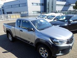 Silber Gebraucht 2017 Toyota HiLux Abholung | 23.750 € (Guter Preis)