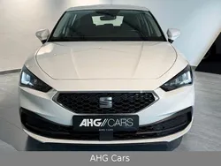 Weiß Gebraucht 2022 Seat Leon Reference Limousine | 15.200 € (Etwas zu teuer)