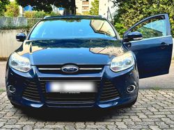 Blau Gebraucht 2012 Ford Focus Titanium Kombi | 7.300 € (Etwas zu teuer)