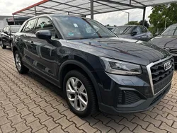 Grau Gebraucht 2023 Audi Q2 SUV | 17.999 € (Guter Preis)