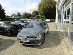 Grau Gebraucht 2024 VW Golf VIII Style Limousine | 34.850 € (Teuer)