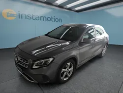 Grau Gebraucht 2019 Mercedes GLA180 SUV | 20.399 € (Fairer Preis)